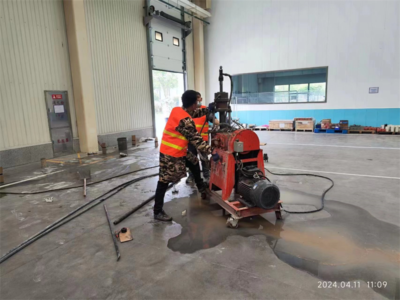 平潭厂房地面下沉塌陷注浆加固施工